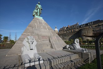 France, region nord, pas de calais, boulogne sur mer, boulevard auguste mariette, egyptologue, pyramide, sphinx, statue, mariette pacha,