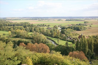 France, centre, loir et cher, troo, cite troglodyte, paysage, au sommet de la motte feodale