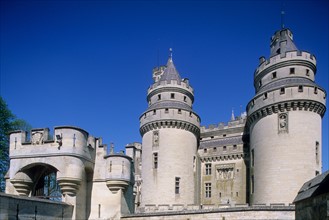 France, region picardie, oise, pierrefonds, chateau, neo gothique, Napoleon III, viollet le duc, monument historique, tours,