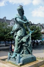 France, region picardie, oise, beauvais, place jeanne hachette, sculpture, statue, bronze, place,