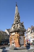 France, region picardie, oise, noyon, place Bertrand Labarre, fontaine monumentale, sculpture, statues,