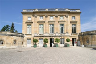 France, region ile de france, yvelines, versailles, chateau, petit trianon, facade sur cour du pavillon,