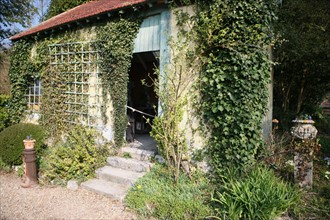 France, Haute Normandie, eure, vallee de la seine, giverny, ancien hotel baudy, restaurant, auberge, claude monet, jardin, fleurs, impressionnistes, peinture, atelier reconstitue,