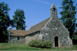 France, Bretagne, finistere nord, cote des abers, ploumoguer, chapelle de loc meven, paysage, facade, entree,