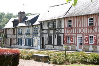 France, Haute Normandie, eure, le bec hellouin, maisons a colombages, pans de bois, polychromie, plus beaux villages de france,