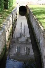 France, Haute Normandie, eure, le bec hellouin, abbaye, detail, pierre, eau, ruisseau, plus beaux villages de france,