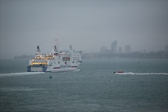 France, Haute Normandie / angleterre, seine maritime, le havre / portsmouth, traversee trans manche, a bord du ferry boat, norman voyager, navigation, mer, mauvais temps, a l'approche de portsmouth, n...