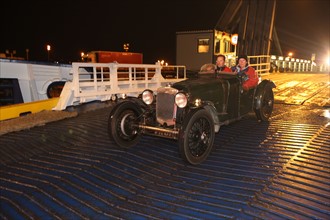 France, Haute Normandie / angleterre, seine maritime, le havre / portsmouth, traversee trans manche, a bord du ferry boat, norman voyager, navigation, nuit, chargement des vehicules a portsmouth,