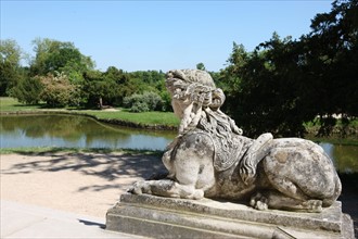 France, ile de france, yvelines, versailles, chateau de versailles, petit trianon, jardin, statue devant le belvedere