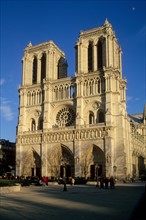 France, ile de france, paris 4e arrondissement, notre dame de paris, place du parvis, facade ouest,