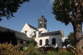 France, ile de france, paris 11e arrondissement, 36 rue saint bernard, eglise sainte marguerite, religion catholique, depuis le jardin public,