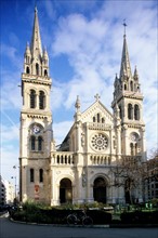 France, ile de france, paris 11e arrondissement, 71 boulevard voltaire, eglise saint ambroise, detail facade, rose, statues, sculpture, architecte theodore ballu,