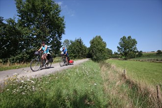 France, Basse Normandie, manche, pays de la baie, voie verte, ducey, velo, famille, couple, paysage,