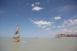 France, picardie, somme, pays de la bresle maritime, mers les bains, GSM, Glisse Sensations Mers, planche a voile, windsurf, falaises, plage, littoral, bord de mer,