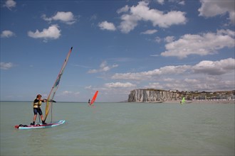 France, picardie, somme, pays de la bresle maritime, mers les bains, GSM, Glisse Sensations Mers, planche a voile, windsurf, falaises, plage, littoral, bord de mer,