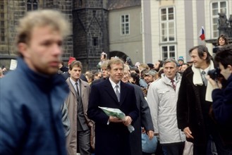 tchecoslovaquie, prague, 29 decembre 1989, Vaclav Havel vient d'etre elu president avec plus de 80% des suffrages, chateau de prague,