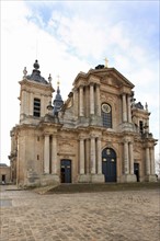 France, Ile de France, Yvelines, Versailles, cathedrale saint louis, religion catholique, facade, parvis,