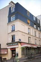 France, Ile de France, paris 5e arrondissement, angle de la rue linne et de la rue des boulangers, immeuble avec corps de batiment en retrait,