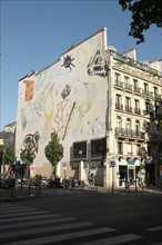 France, Ile de France, paris 10e arrondissement, angle boulevard de starsbourg et rue de metz, mur peint,