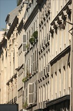France, Ile de France, paris 10e arrondissement, rue d'enghien, alignements de facades, sequences stylistiques, vue depuis la rue du faubourg saint denis,