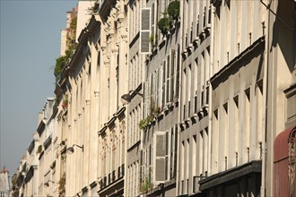 France, Ile de France, paris 10e arrondissement, rue d'enghien, alignements de facades, sequences stylistiques, vue depuis la rue du faubourg saint denis,
