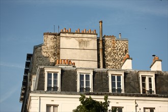 France, Ile de France, paris 14e arrondissement, rue boulard, detail d'habitat, cheminees en inox, toiture,