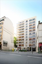 France, paris 15e arrondissement, 279 rue de vaugirard, recul d'un immeuble devoilant l'interieur d'un ilot,