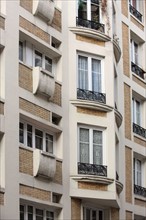 France, Ile de France, paris 18e arrondissement, 7 rue de tretaigne, immeuble, architecte henri sauvage,