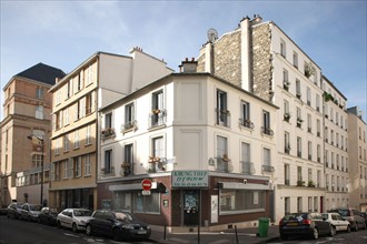 France, Ile de France, paris 20e arrondissement, belleville, angle rue julien lacroix et rue lesage, batiment d'angle, facades,