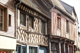 France, Haute Normandie, eure, bernay, rue gaston folloppe, rue dediee aux antiquites, boutiques d'antiquaires,