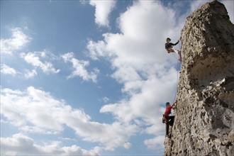 France, Haute Normandie, eure, amfreville sous les monts, escalade, authentik aventure, christophe van der cruyssen et son fils barney, falaise, sport,