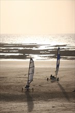 France, Basse Normandie, manche, cote des havres, portbail, littoral, mer, char a voile, sports nautiques, plage, sable, windsurf, soleil couchant,