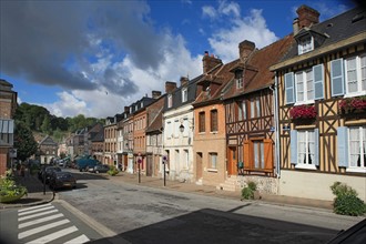 France, Haute Normandie, seine maritime, pays de bray, saint saens, rue de maintenon, ciel charge,
