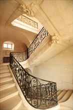 France, Haute Normandie, eure, le bec hellouin, abbaye du bec, eglise abbatiale, escalier sainte cecile, grand escalier, decoration d'instruments de musique,