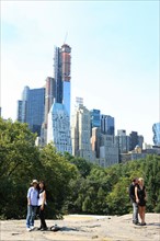 usa, etat de New York, New York City, Manhattan, Broadway, Central Park, jardin, building, promeneurs, rocher,