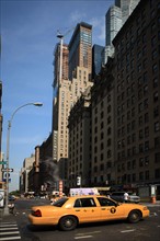 usa, etat de New York, New York City, Manhattan, Broadway, vers Rockfeller Center, buildings, rue, , Times Square, taxi,