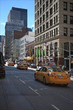usa, state of New York, NYC, Manhattan, Soho, howard street, Broadway, taxis, buildings, magasins,