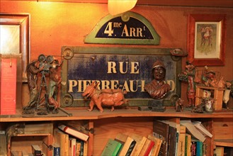 France, ile de france, paris 2e arrondissement, 41 rue montmartre, bar le tambour, deco inspiree du metro, recup, 
Date : 2011-2012