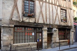 France, ile de france, paris 3e arrondissement, le marais, 3 rue volta, maison medievale a pans de bois, restaurant chinois, 
Date : 2011-2012