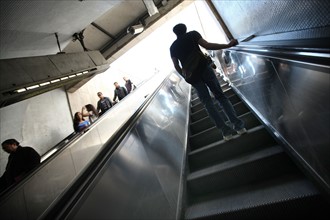 France, ile de france, paris 8e arrondissement, avenue des champs elysees, station de metro charles de gaulle etoile, ratp, 
Date : 2011-2012