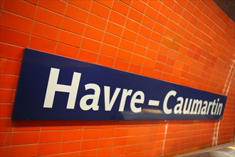 France, ile de france, paris, 3e arrondissement, station de metro havre caumartin, ratp, carreaux orange, 
Date : 2011-2012