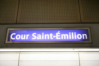 Station de métro Cour Saint-Emilion à Paris