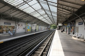 France, ile de france, paris, 15e arrondissement, station de metro corvisart ligne 6, ratp, 
Date : 2011-2012