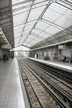France, ile de france, paris, 15e arrondissement, station de metro dupleix, ligne 6, ratp, 
Date : 2011-2012