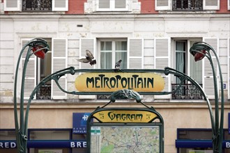 France, ile de france, paris, 17e arrondissement, metro, station wagram, Hector Guimard, 
Date : 2011-2012