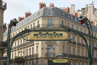 France, ile de france, paris, 17e arrondissement, metro, station wagram, Hector Guimard, 
Date : 2011-2012