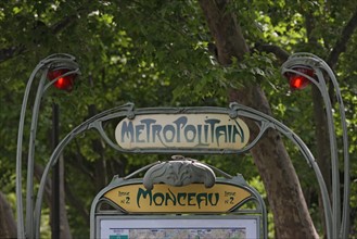 France, ile de france, paris, 17e arrondissement, metro, station monceau, Hector Guimard, 
Date : 2011-2012