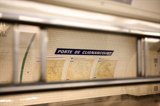 France, ile de france, paris, 18e arrondissement, metro ligne 4, porte de clignanourt, 
Date : 2011-2012