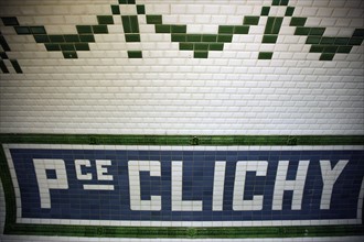 France, ile de france, paris, 18e arrondissement, metro, station place de clichy, Hector Guimard, 
Date : 2011-2012