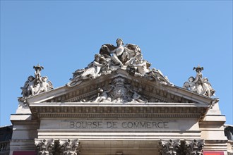 France, ile de france, paris 1er arrondissement, bourse du commerce, place de viarmes, detail sculptures du fronton, 
Date : 2011-2012
